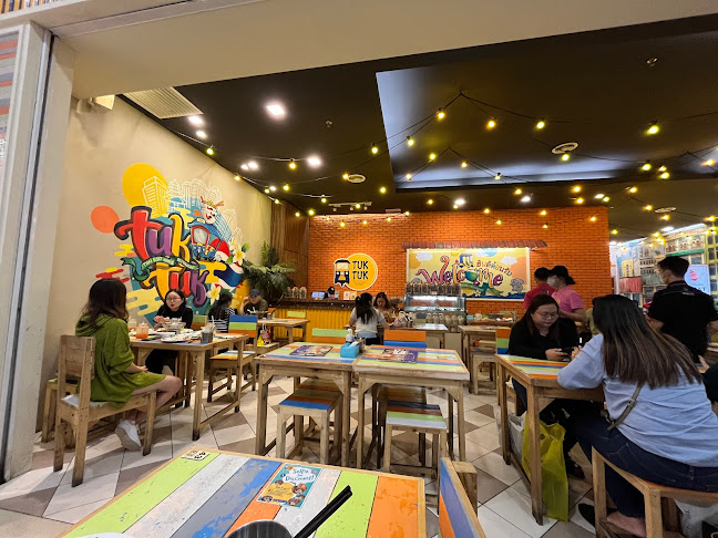 Tuk Tuk Thai Boat Noodle, Vivacity