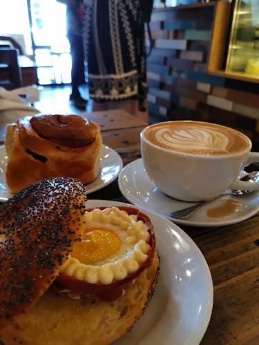 Comentarii opinii despre The Mugshot Cafe