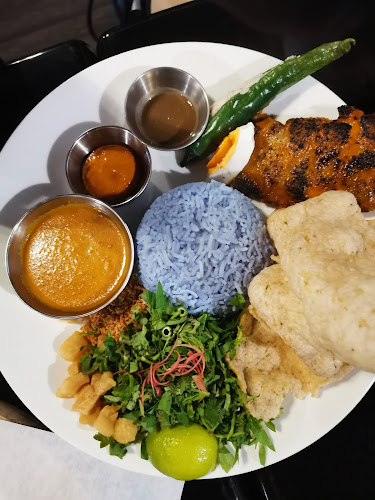 33, Jalan SS 21/56b, Damansara Utama, 47400 Petaling Jaya, Selangor