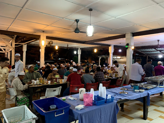 NUR FATIN TOMYAM SEAFOOD