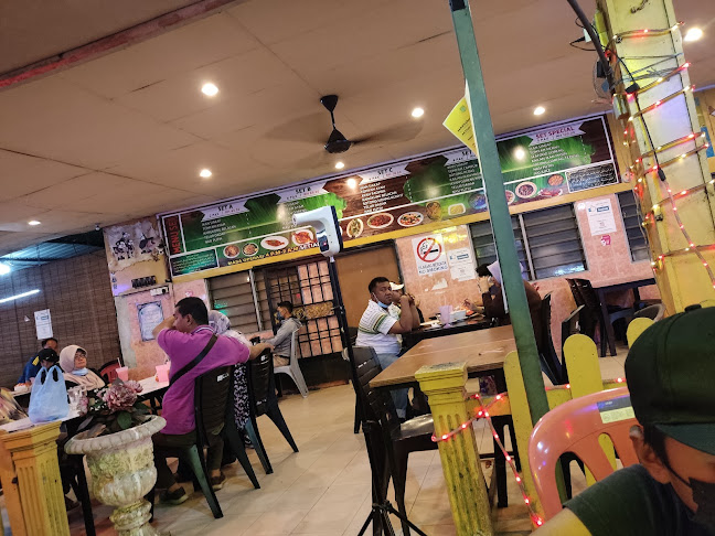 Aman Tomyam - Gastronomi dan perhotelan