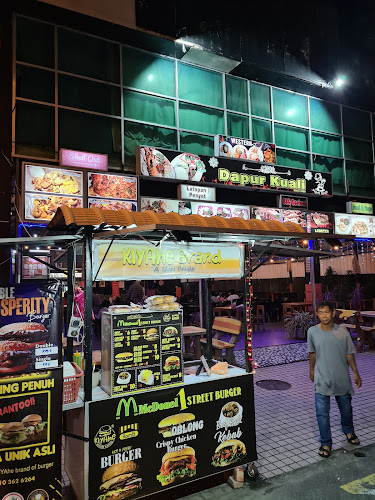 Street Food Corner Miri - Gastronomi dan perhotelan