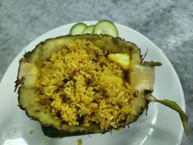 One To Six Seafood Restaurant - Gastronomi dan perhotelan