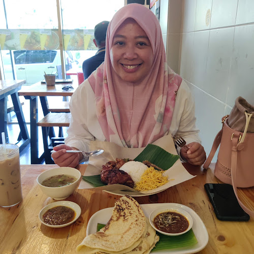 Jalan Tanjung Aru, Tanjung Aru, 88100 Kota Kinabalu, Sabah