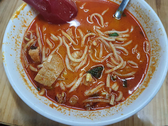 Opinii despre Pusat Makan Taman Tasik (Food Centre ) în Taiping - Gastronomi dan perhotelan