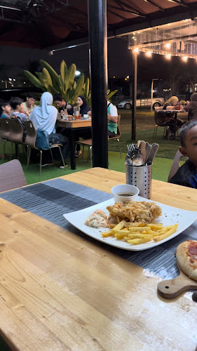 La Strada Pizzaria - Gastronomi dan perhotelan