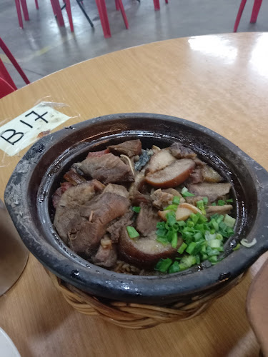 Lido Square - Gastronomi dan perhotelan