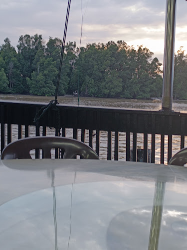 Opinii despre Rasa Sayang Seafood 筷乐小筑 în Kuala Sepetang - Gastronomi dan perhotelan