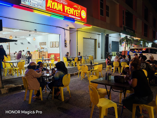 RUMAH MAKAN AYAM PENYET SAMBAL MIMPI DORA MJ - Gastronomi dan perhotelan