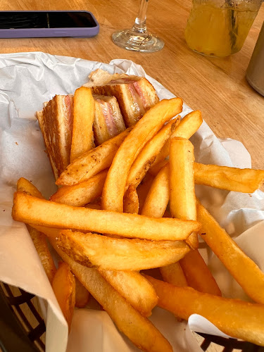 Opinii despre Let's Meat | American Restaurant | American Food | American Breakfast în Tanjung Bungah - Gastronomi dan perhotelan