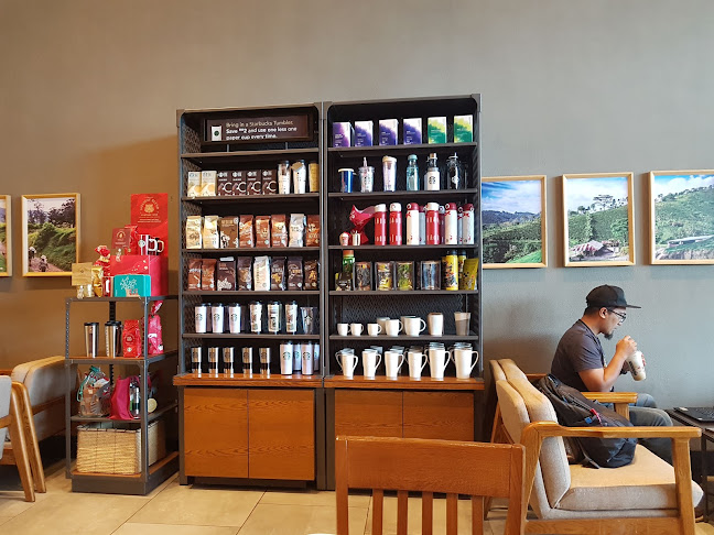 Starbucks - Gastronomi dan perhotelan