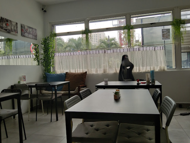 Sausage KL Cafe & Deli - Gastronomi dan perhotelan