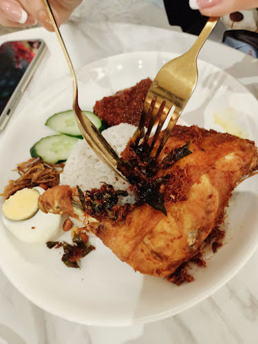 Opinii despre Intan Villa Kopitiam în Teluk Intan - Gastronomi dan perhotelan