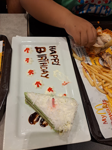 Comentarii opinii despre McDonald's Giant Jalan Kebun DT