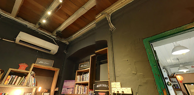 Comentarii opinii despre The Mugshot Cafe