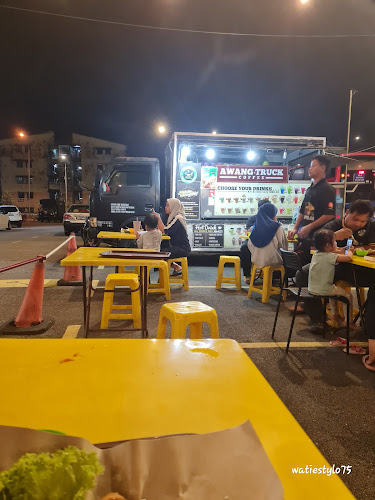 Opinii despre Awang Bihun Sup Daging Selambak în Petaling Jaya - Gastronomi dan perhotelan