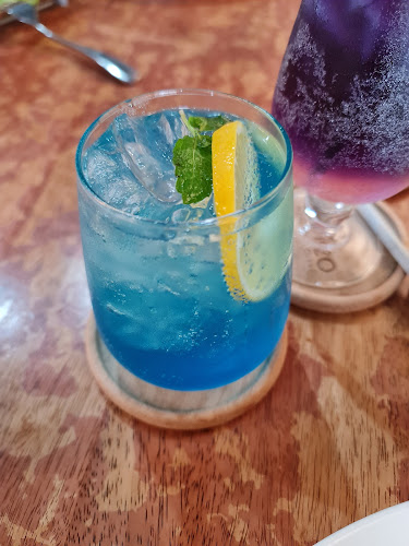 Opinii despre Meo Western Cafe în Iskandar Puteri - Gastronomi dan perhotelan