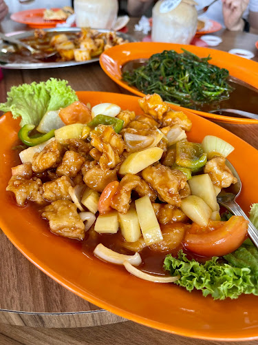 Alor Akar Seafood Restaurant - Gastronomi dan perhotelan