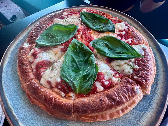 V88 Cafe & Bar Starhill - Gastronomi dan perhotelan