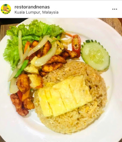 Restoran D'nenas - Gastronomi dan perhotelan