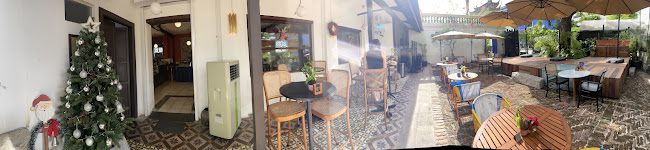 Mangga at the Blue Mansion