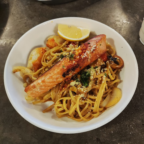 Comentarii opinii despre OverStepped Cafe Perdana Heights