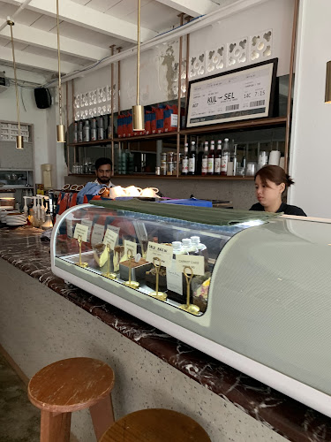 The Replacement - Lodge & Kitchen - Gastronomi dan perhotelan