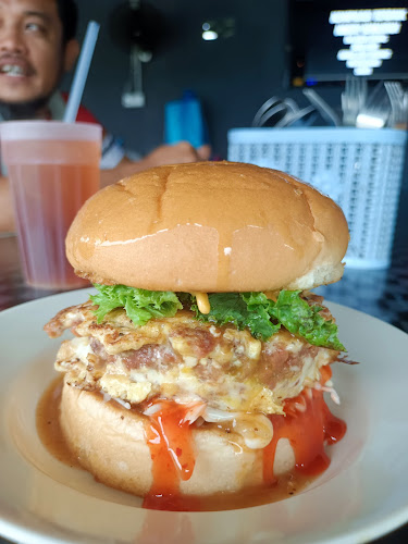 Comentarii opinii despre Port Burger Makang