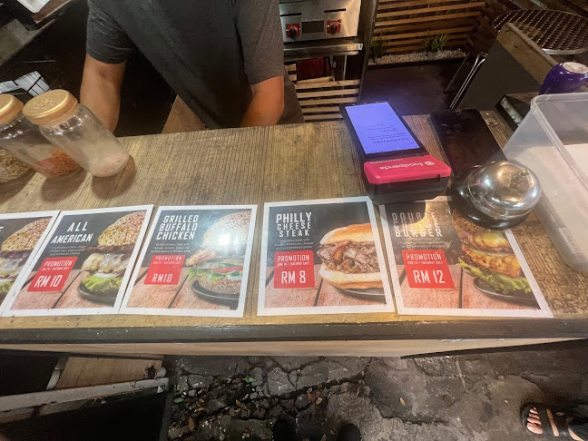 Big Bad Burg - Gastronomi dan perhotelan