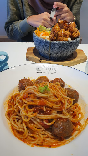 Snowy Bears Restaurant - Seri Manjung