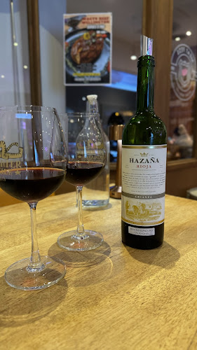 Comentarii opinii despre Meat Feds by Chef Yenni Law