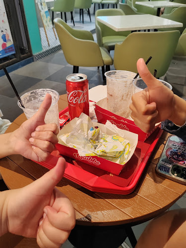 Chubbs Jalan Tun Jugah Outlet - Gastronomi dan perhotelan