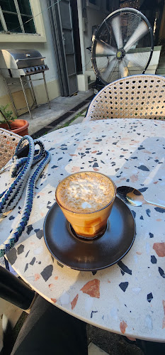 Paradiso Cafe - Gastronomi dan perhotelan