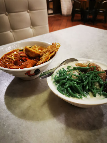 OLDTOWN White Coffee @ M Boutique Kampar - Gastronomi dan perhotelan