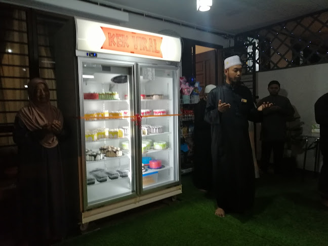 Opinii despre Kafe - Kek, Belon dan Cenderamata (KBC KAJANG) în Kajang - Gastronomi dan perhotelan