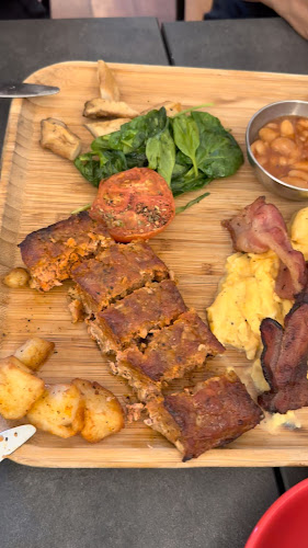 Kafe Bistro Two Frenchies