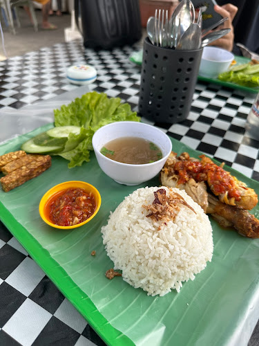 Aneka Bakso & Ayam Penyet Makbonz - Gastronomi dan perhotelan