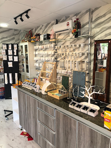 Pure Garden Flower & Gift - Gastronomi dan perhotelan