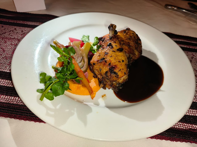 Suffolk House Restaurant - Gastronomi dan perhotelan