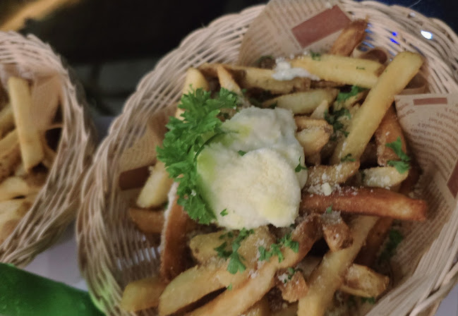 Cafe Elysia - Gastronomi dan perhotelan