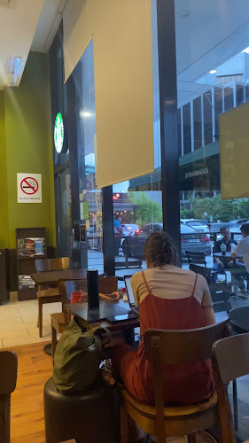 Starbucks Coffee - Gastronomi dan perhotelan