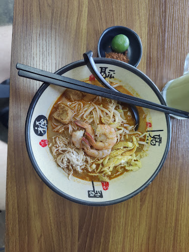 Comentarii opinii despre Tian Tian Kopitiam (Sarawak Kolo Mee)