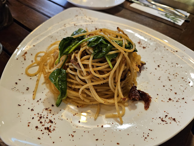 Roots Mount Austin (Relocating, To be announced) - Gastronomi dan perhotelan