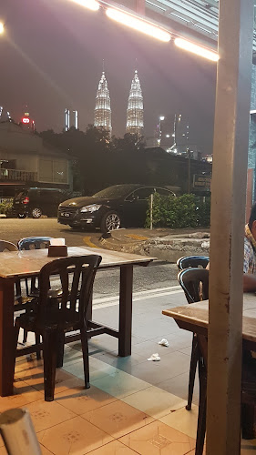 Restoran D' Lala Seafood - Gastronomi dan perhotelan