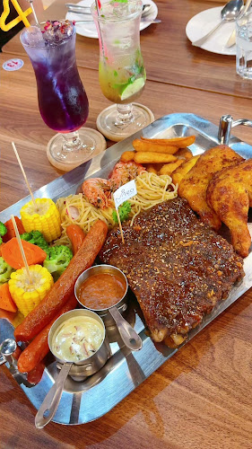 Opinii despre Meo Western Cafe în Iskandar Puteri - Gastronomi dan perhotelan