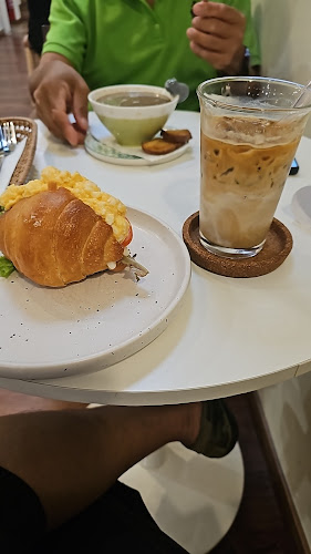 Comentarii opinii despre Apa cafe