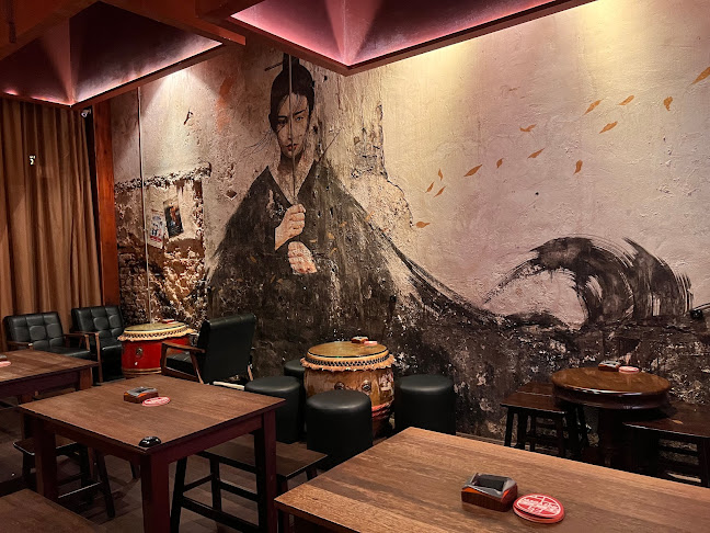 Hidden Bar - Gastronomi dan perhotelan