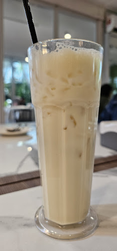 Madam Kok x Mama Thai - Gastronomi dan perhotelan