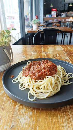 Comentarii opinii despre The Hall Coffee