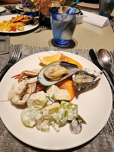 Nipah at EQ - Gastronomi dan perhotelan